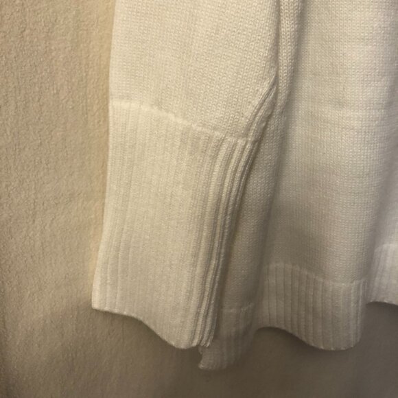 New DKNY Sweater: Size XL - Picture 4 of 10